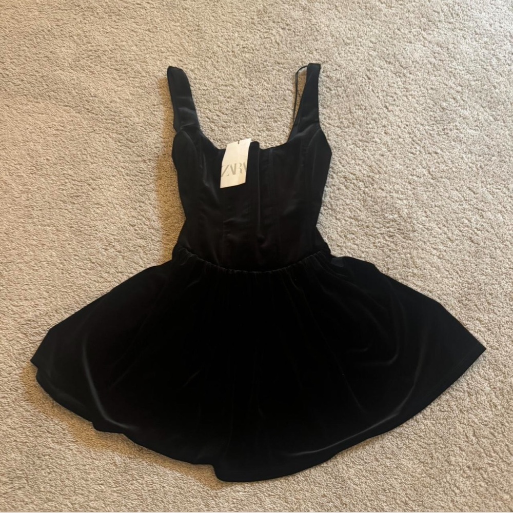 Zara Elegant Black Garment